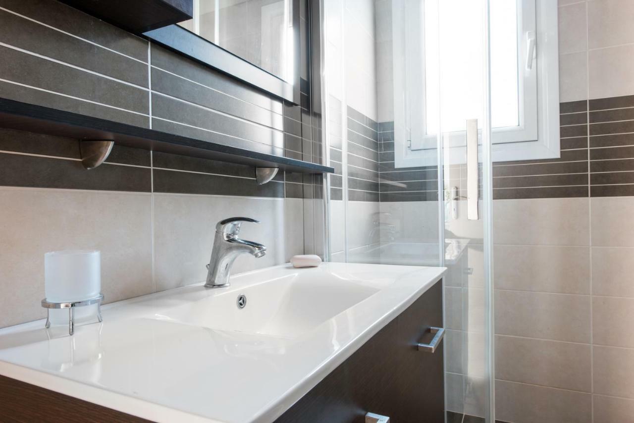 Ferienwohnung Top Floor Modern Studio In Central Koropi Exterior foto